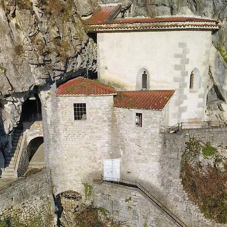 Casa Vacanze La Stele Castelmonte Екстериор снимка