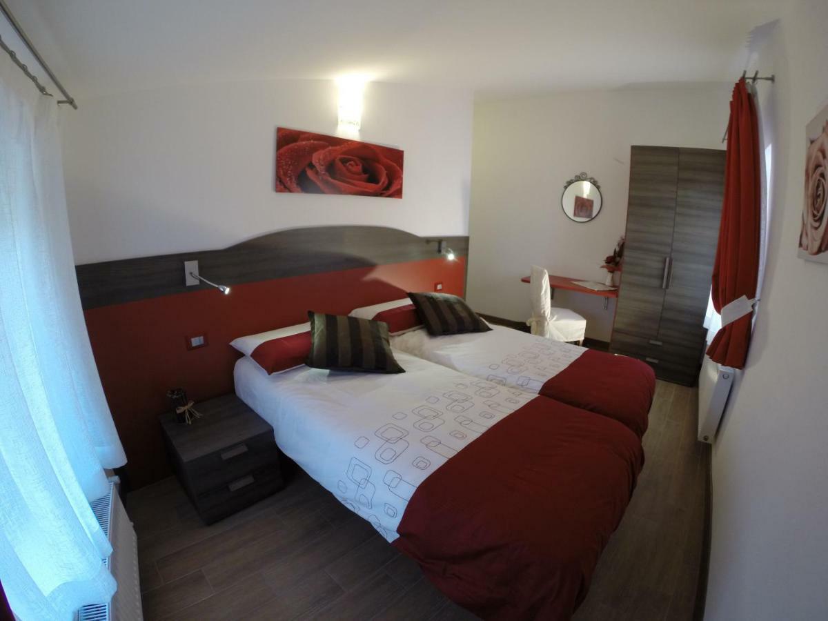 Casa Vacanze La Stele Castelmonte Екстериор снимка
